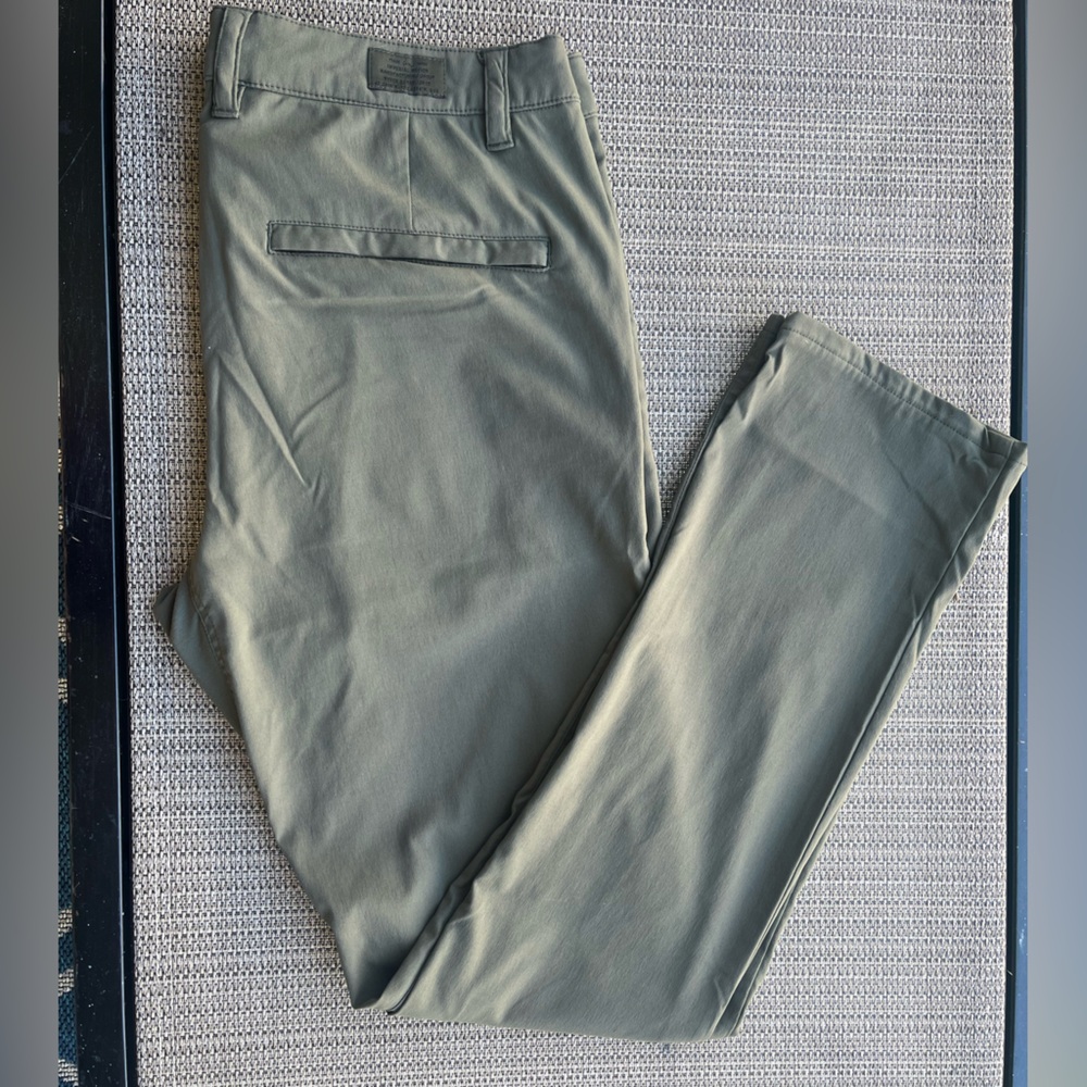 IM Liberty Chino Slim Fit Pants Men 34x32 Olive Green Stretch Casual Dress